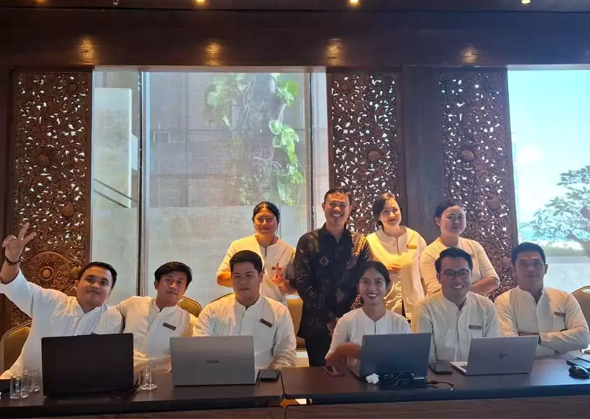 Foto Bersama di Akhir Sesi